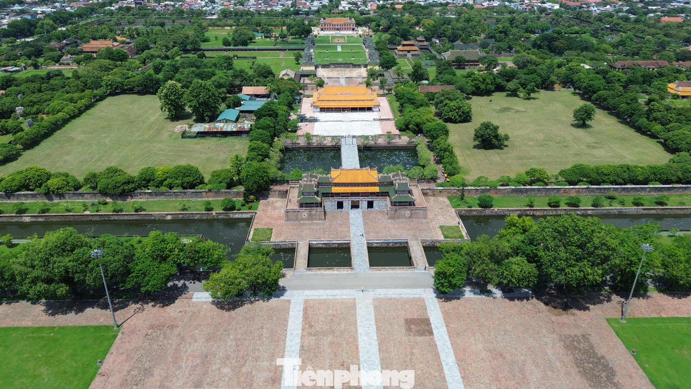 Dự kiến, tại điểm cầu Quảng trường Ngọ môn Huế sẽ bố trí khoảng 8.000 chỗ ngồi phục vụ khán giả. Dự kiến, tại điểm cầu Quảng trường Ngọ môn Huế sẽ bố trí khoảng 8.000 chỗ ngồi phục vụ khán giả.