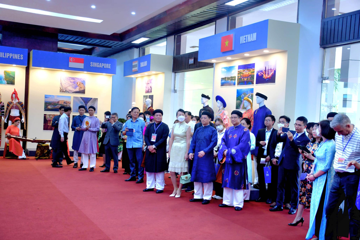 Ông Nguyễn Thanh Bình - Phó Chủ tịch UBND tỉnh TT-Huế, Trưởng ban tổ chức Festival Huế 2022, chia sẻ: Sự quan tâm đặc biệt của các nước ASEAN dành cho những sự kiện văn hóa lớn do tỉnh TT-Huế tổ chức trong năm 2022 góp phần tạo nên không gian văn hóa tổng thể, hấp dẫn để mỗi người dân, bạn bè quốc tế biết đến nhiều hơn về bản sắc ASEAN.