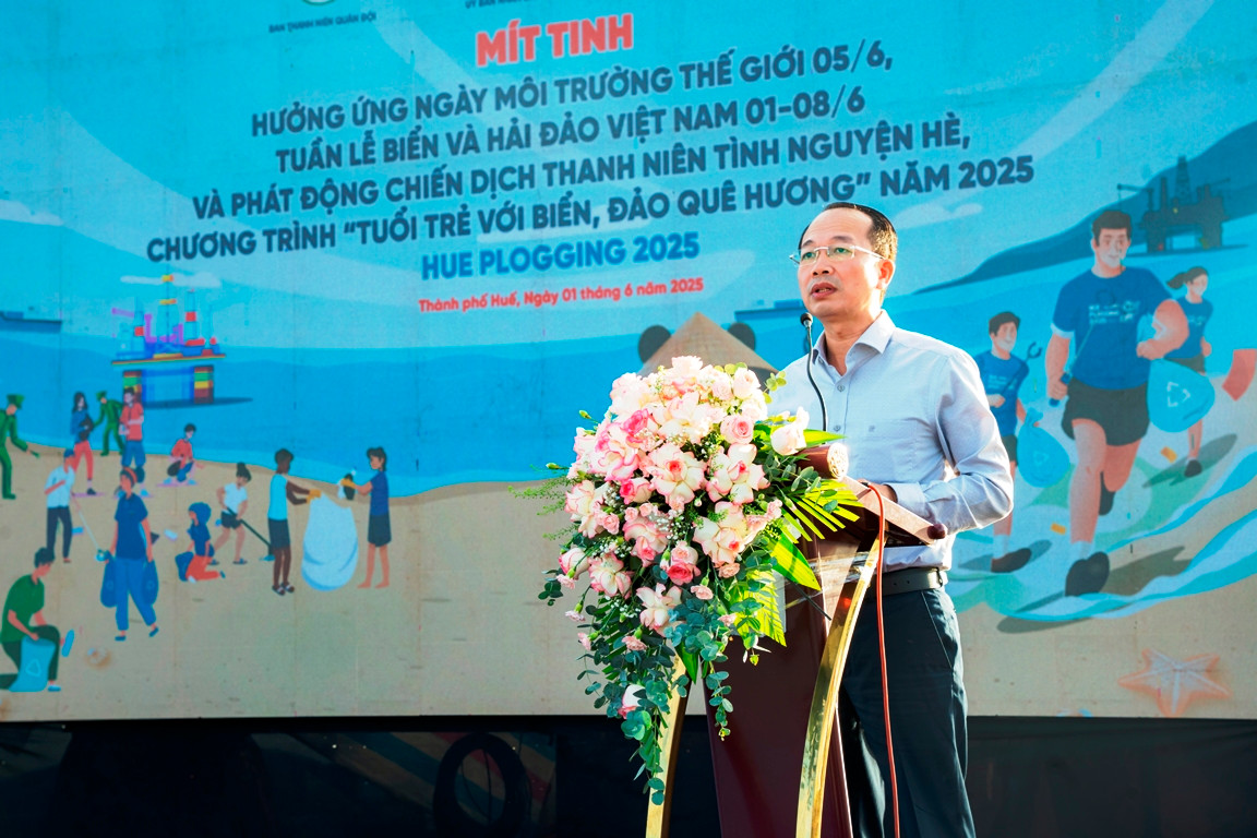 Phó Chủ tịch UBND TP Huế Phan Quý Phương kêu gọi các cơ quan, đơn vị, doanh nghiệp và người dân cùng hành động vì môi trường.