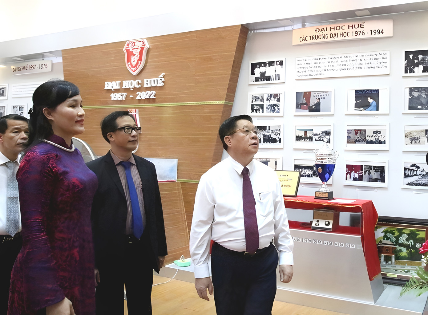 Bí thư Trung ương Đảng, Trưởng ban Tuyên giáo Trung ương Nguyễn Trọng Nghĩa thăm, làm việc tại Đại học Huế. Bí thư Trung ương Đảng, Trưởng ban Tuyên giáo Trung ương Nguyễn Trọng Nghĩa thăm, làm việc tại Đại học Huế.