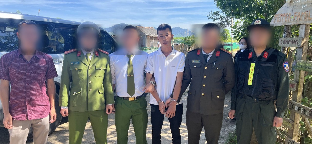 Đối tượng Lập bị lực lượng công an bắt giữ. Ảnh CACC