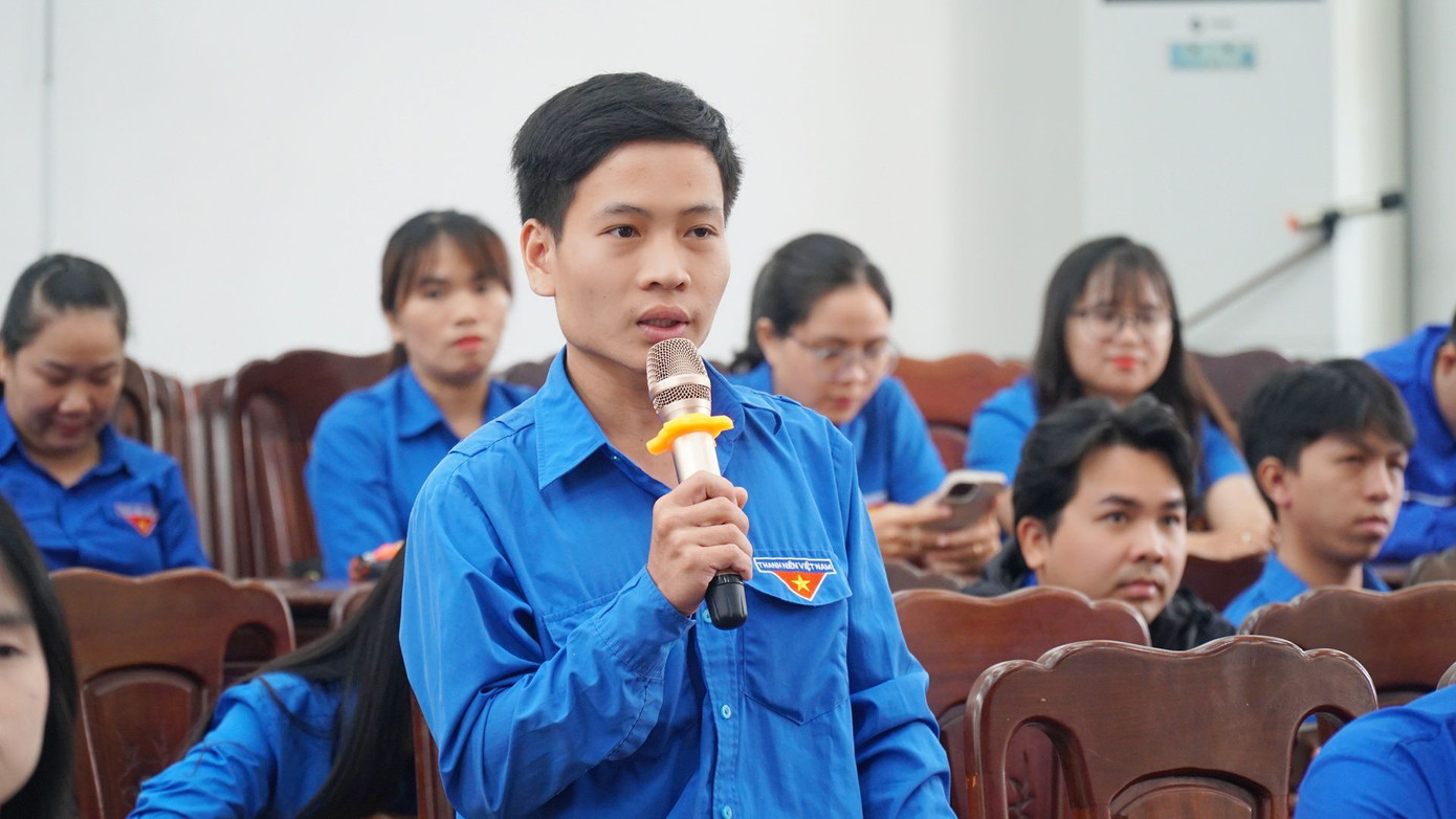 Hội thảo lắng nghe ý kiến của cán bộ Đoàn, đoàn viên, thanh niên.