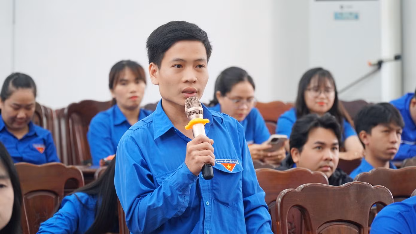 Hội thảo lắng nghe ý kiến của cán bộ Đoàn, đoàn viên, thanh niên. Hội thảo lắng nghe ý kiến của cán bộ Đoàn, đoàn viên, thanh niên.