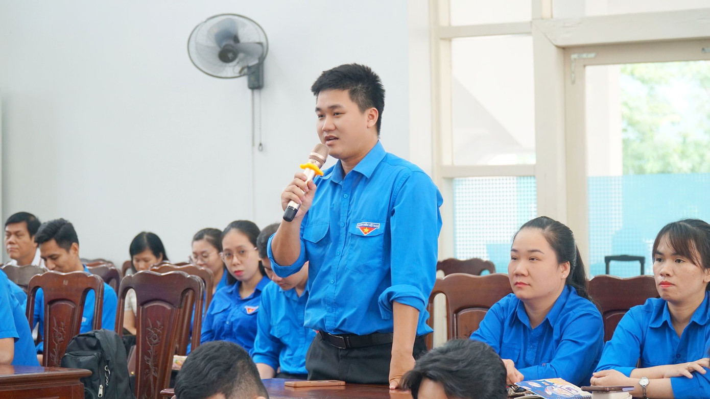Hội thảo lắng nghe ý kiến của cán bộ Đoàn, đoàn viên, thanh niên.