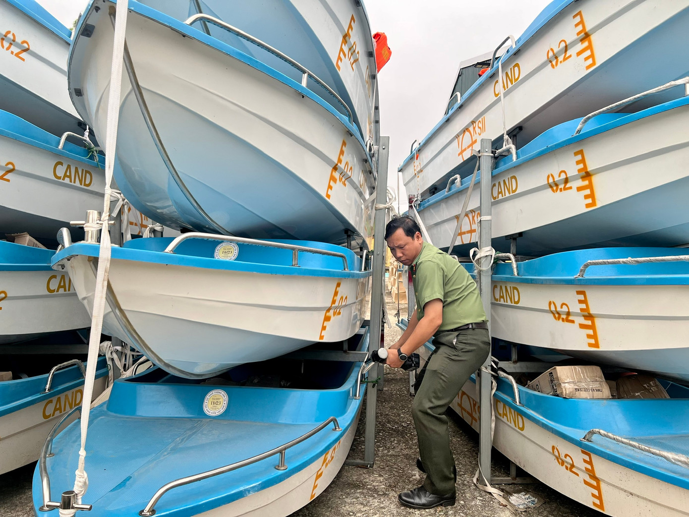 Xuồng máy do Bộ Công an trang cấp cho lực lượng công an tại TT-Huế.