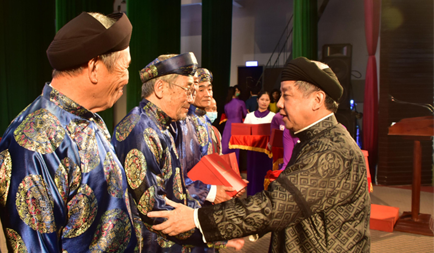 Thời gian qua, các trưởng họ, trưởng tộc, người có uy tín trên địa bàn thường xuyên nhận được sự quan tâm, động viên, chia sẻ từ lãnh đạo tỉnh TT-Huế