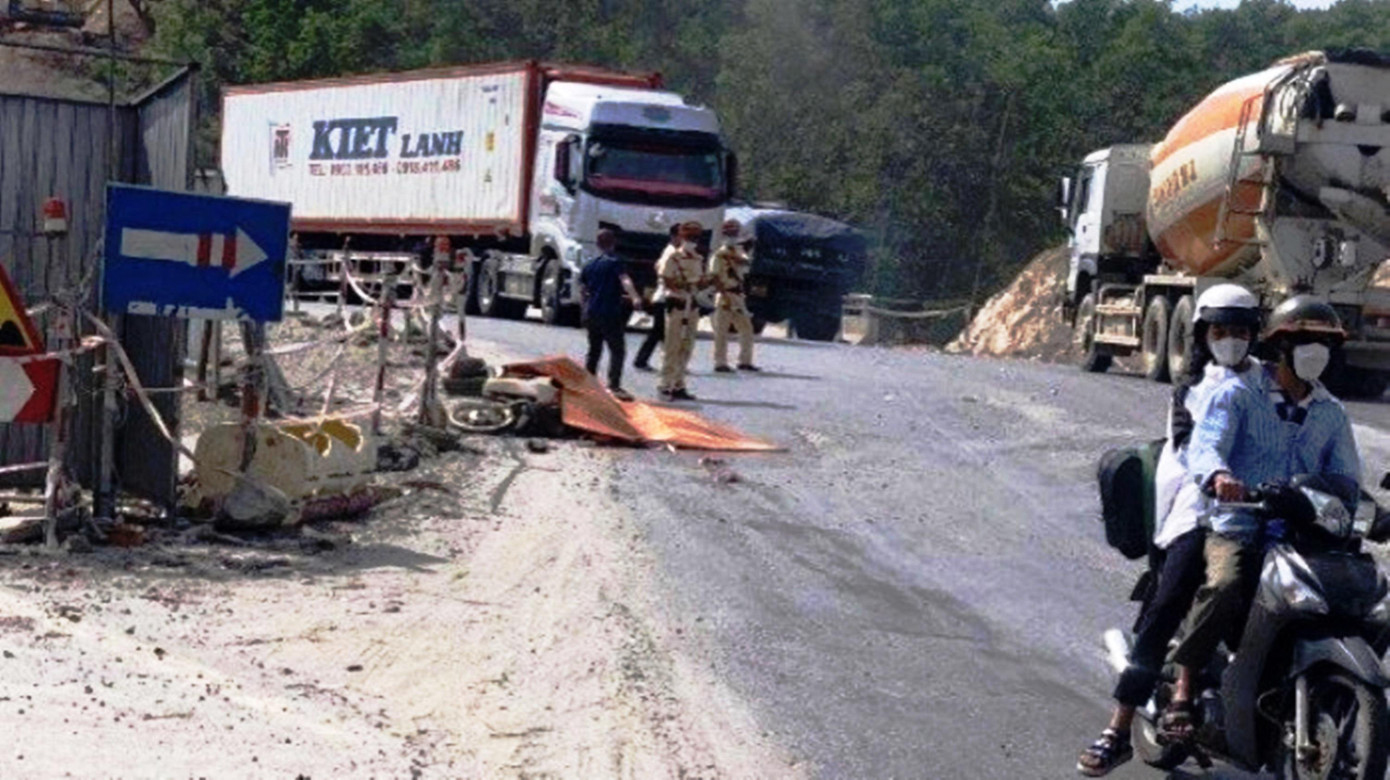 Hiện trường vụ tai nạn giao thông gây chết người trên Quốc lộ qua địa bàn TP Huế Hiện trường vụ tai nạn giao thông gây chết người trên Quốc lộ qua địa bàn TP Huế