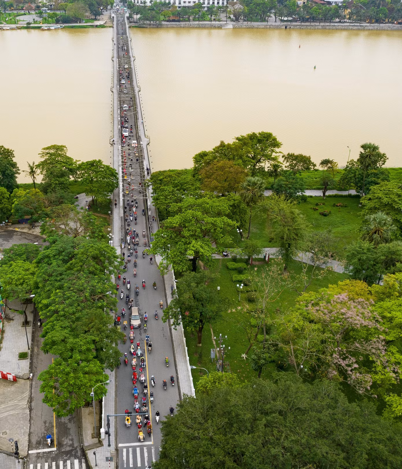 Huế đón đoàn khách từ nước Thái Lan đến khảo sát du lịch và truyền thông (Famtrip) vào ngày 4/4. Ảnh: Sở DL Huế đón đoàn khách từ nước Thái Lan đến khảo sát du lịch và truyền thông (Famtrip) vào ngày 4/4. Ảnh: Sở DL