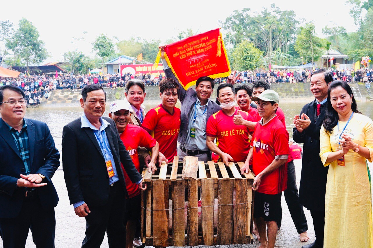 Kết quả, đội đua xã Thủy Tân giành giải nhất toàn đoàn, giải nhì thuộc về đội đua phường Thuỷ Lương, đội đua phường Thuỷ Phương giành giải ba.