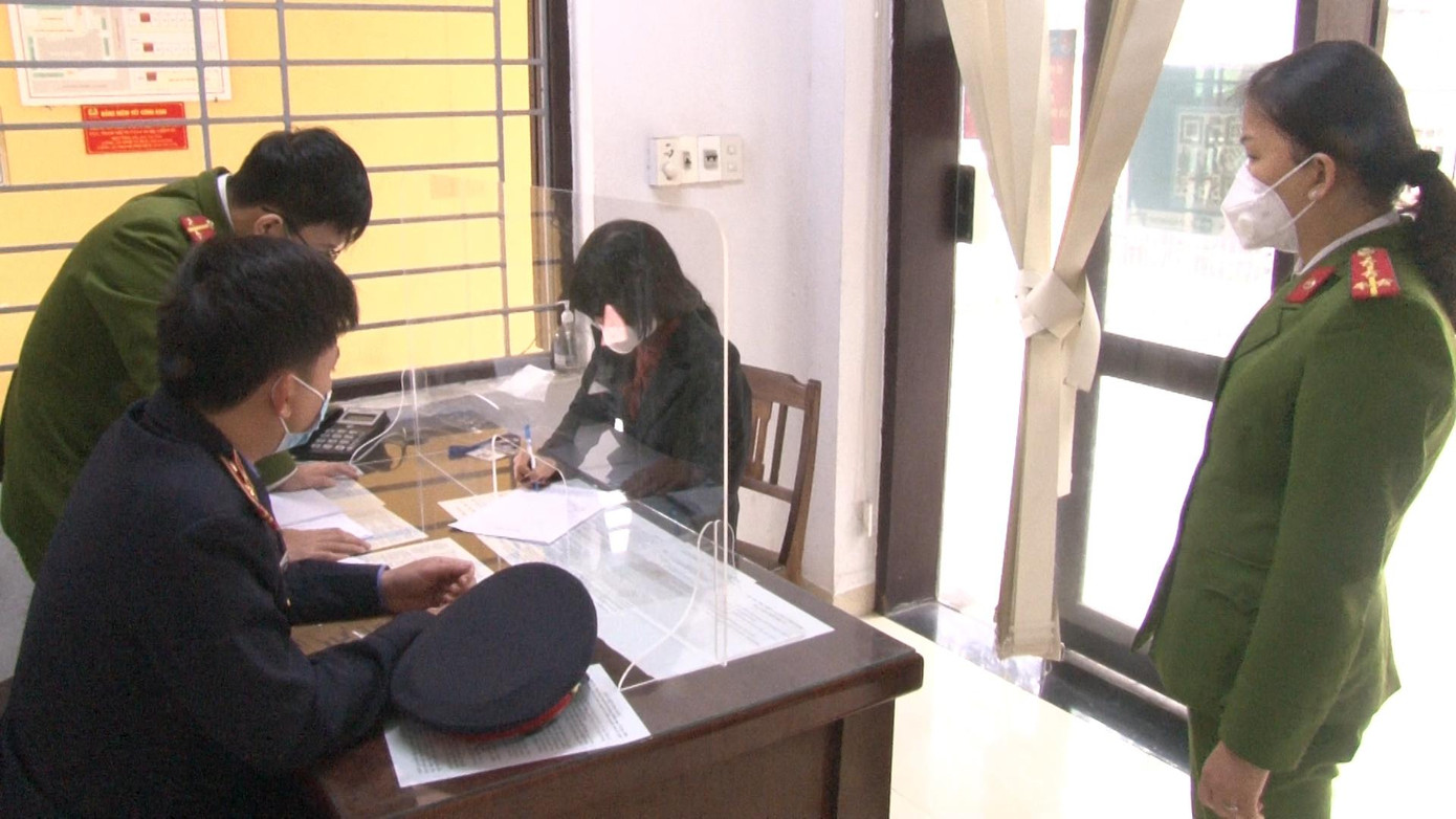 Công an xác định, M.T đã tạo 54 clip sex, 76 ảnh khiêu dâm đăng lên mạng Internet