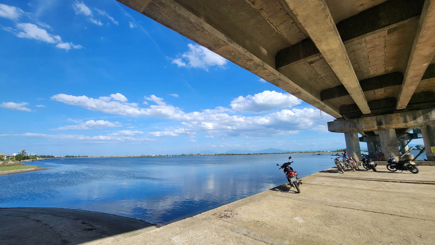 Đến năm 2008, công trình thủy lợi Thảo Long hoàn thành xây dựng, được đưa vào vận hành khai thác, kết hợp chức năng giao thông nối đôi bờ bắc và nam sông Hương qua hai xã Hương Phong và Phú Thanh, TP Huế.