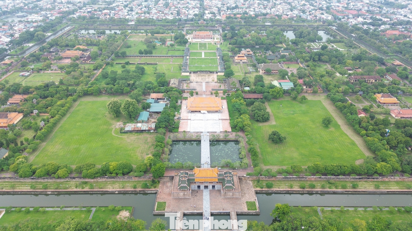 Trong Đề án thành lập TP. Huế trực thuộc Trung ương, quận Phú Xuân (quận bắc sông Hương) là trung tâm Di sản văn hóa thế giới Cố đô Huế; trung tâm tổ chức Festival cấp quốc gia và mang tầm quốc tế; khu vực đô thị cũ mở rộng gắn với hoạt động văn hóa, kinh tế, dịch vụ và du lịch. Điểm nhấn là Kinh thành Huế, khu vực phố cổ Bao Vinh, làng nghề truyền thống Kim Long… Trong Đề án thành lập TP. Huế trực thuộc Trung ương, quận Phú Xuân (quận bắc sông Hương) là trung tâm Di sản văn hóa thế giới Cố đô Huế; trung tâm tổ chức Festival cấp quốc gia và mang tầm quốc tế; khu vực đô thị cũ mở rộng gắn với hoạt động văn hóa, kinh tế, dịch vụ và du lịch. Điểm nhấn là Kinh thành Huế, khu vực phố cổ Bao Vinh, làng nghề truyền thống Kim Long…