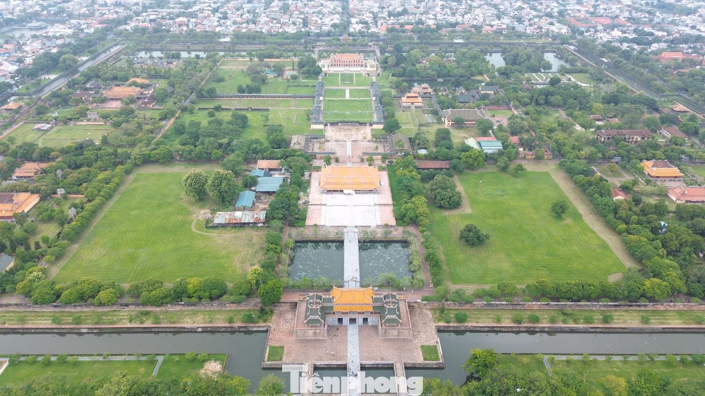 Trong Đề án thành lập TP. Huế trực thuộc Trung ương, quận Phú Xuân (quận bắc sông Hương) là trung tâm Di sản văn hóa thế giới Cố đô Huế; trung tâm tổ chức Festival cấp quốc gia và mang tầm quốc tế; khu vực đô thị cũ mở rộng gắn với hoạt động văn hóa, kinh tế, dịch vụ và du lịch. Điểm nhấn là Kinh thành Huế, khu vực phố cổ Bao Vinh, làng nghề truyền thống Kim Long…