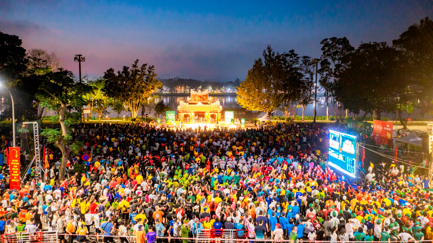 Ngày 5/2, Thành Đoàn Huế phối hợp Viện Nghiên cứu Phát triển tỉnh TT-Huế tổ chức sự kiện “Hue Jogging - cùng chạy vì cộng đồng” lần thứ 3 năm 2023 với chủ đề “Xuân yêu thương”. Ảnh: Đình Hoàng