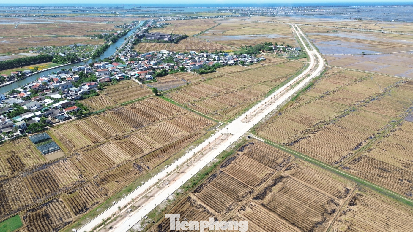 Dự án đường Chợ Mai - Tân Mỹ có điểm đầu giao với Quốc lộ 49A tại Km10+217 (đường Phạm Văn Đồng, phường Phú Thượng), đi qua phường Phú Dương và điểm cuối nối với tuyến đường Phú Mỹ - Thuận An (phường Thuận An, quận Thuận Hóa).