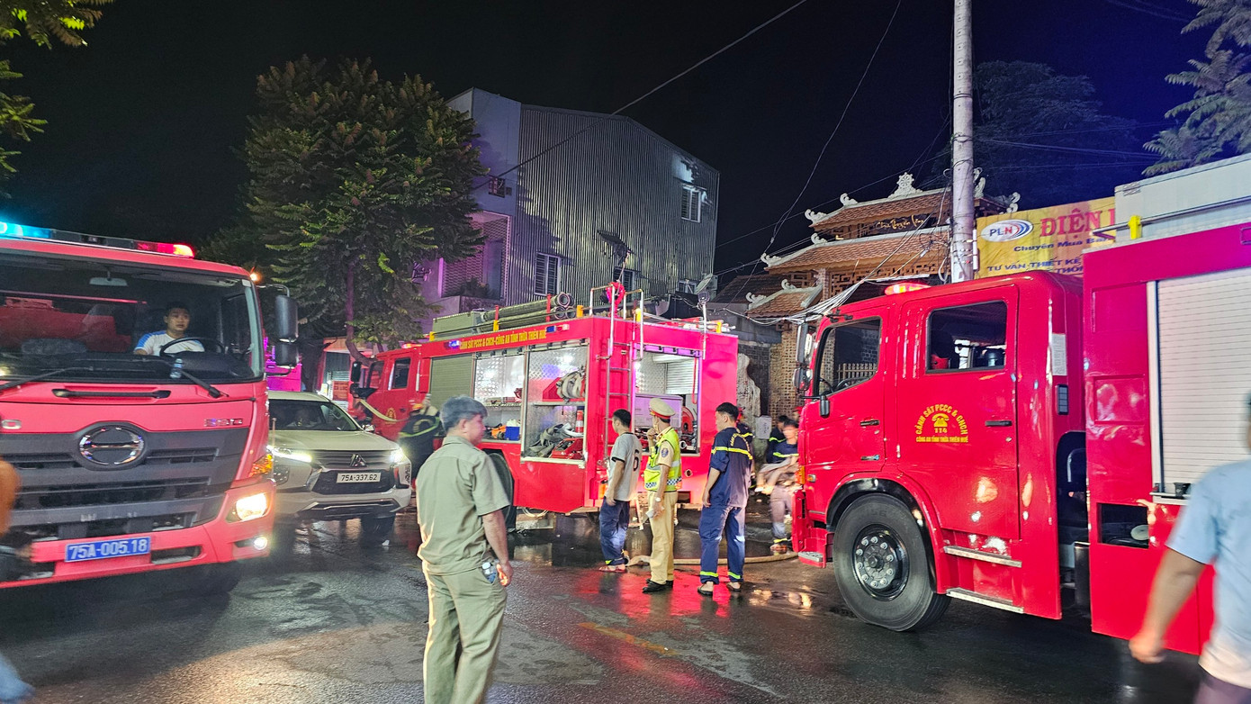 Nhận tin báo, Phòng Cảnh sát Phòng cháy chữa cháy và Cứu nạn cứu hộ Công an tỉnh Thừa Thiên-Huế đã điều động nhiều phương tiện cùng lực lượng cán bộ, chiến sĩ nhanh chóng tiếp cận hiện trường phối hợp với các lực lượng khác để khống chế hỏa hoạn.