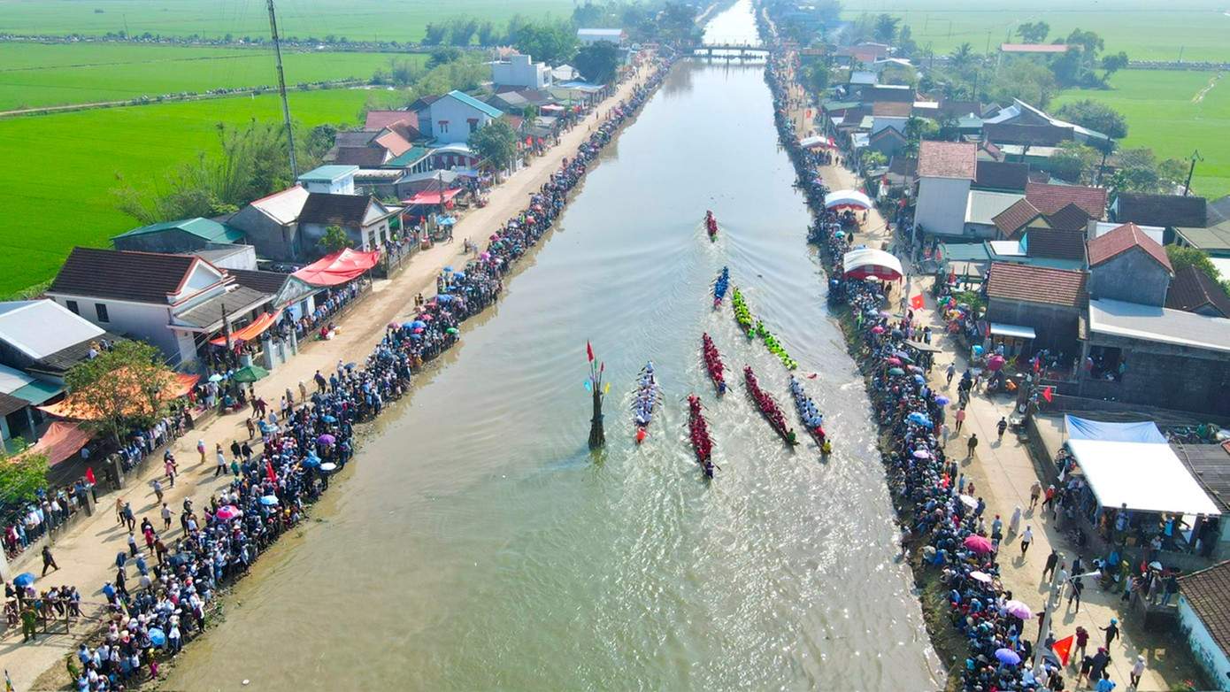 Sau thời gian dài tổ chức tại sông Vực thuộc địa bàn 2 phường: Thủy Phương và Thủy Châu, một lần tổ chức tại sông Như Ý (xã Thủy Thanh), giải lần này được tổ chức ở sông Lợi Nông (phường Thủy Phương). Những năm tiếp theo, địa điểm tổ chức có thể ở những xã, phường khác của thị xã Hương Thủy. Sau thời gian dài tổ chức tại sông Vực thuộc địa bàn 2 phường: Thủy Phương và Thủy Châu, một lần tổ chức tại sông Như Ý (xã Thủy Thanh), giải lần này được tổ chức ở sông Lợi Nông (phường Thủy Phương). Những năm tiếp theo, địa điểm tổ chức có thể ở những xã, phường khác của thị xã Hương Thủy.