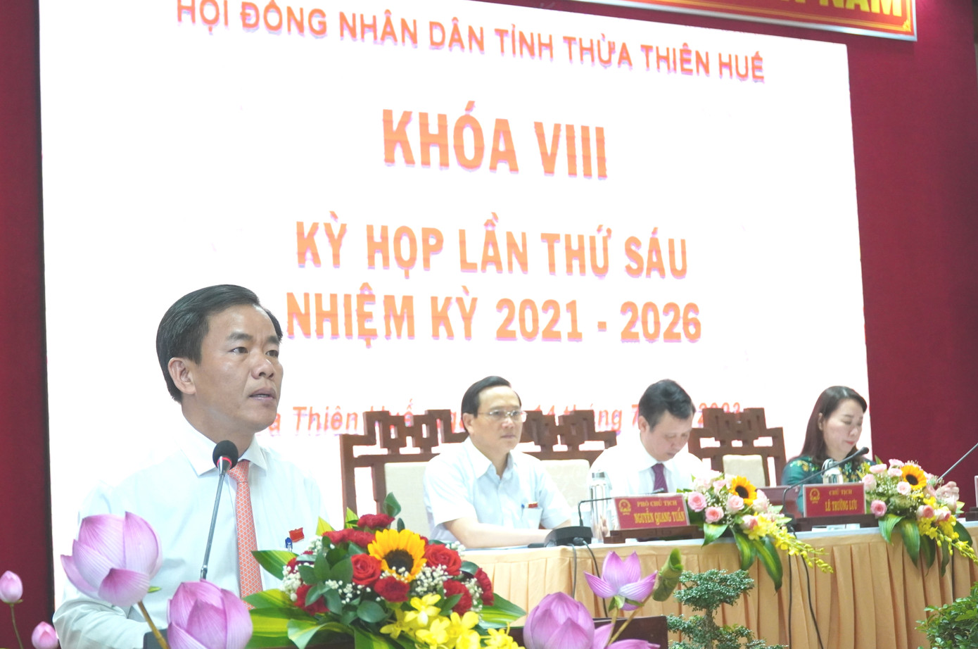 Chủ tịch UBND tỉnh TT-Huế Nguyễn Văn Phương thẳng thắn chỉ ra những hạn chế về trình độ, năng lực thực thi công vụ của một số cán bộ, công chức trên địa bàn tỉnh. (Ảnh: N.V) Chủ tịch UBND tỉnh TT-Huế Nguyễn Văn Phương thẳng thắn chỉ ra những hạn chế về trình độ, năng lực thực thi công vụ của một số cán bộ, công chức trên địa bàn tỉnh. (Ảnh: N.V)