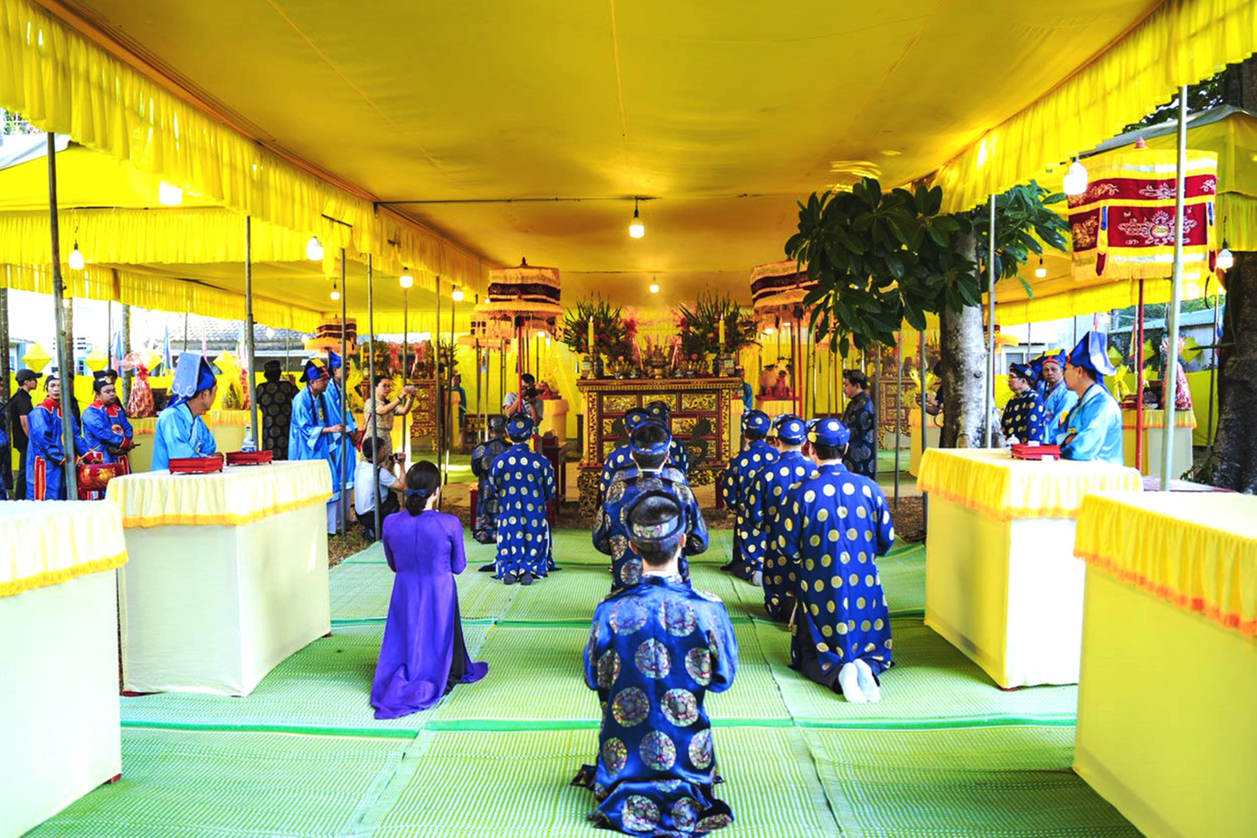 Từ năm 2018, lần đầu tiên, lễ tế âm hồn tại Âm hồn đàn diễn ra theo đúng nghi thức của triều đình nhà Nguyễn. (Ảnh: Đình Hoàng)