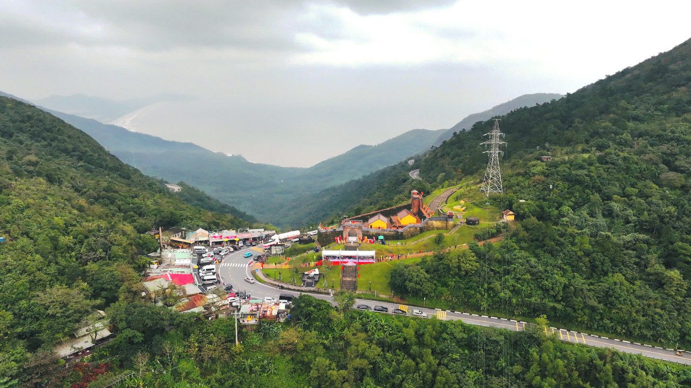 Ngày 21/12, tỉnh Thừa Thiên-Huế (TT-Huế) và TP. Đà Nẵng tổ chức lễ công bố hoàn thành Dự án bảo tồn, tu bổ, phục hồi và phát huy giá trị Di tích quốc gia Hải Vân Quan. Ảnh: TTBTDT Huế.