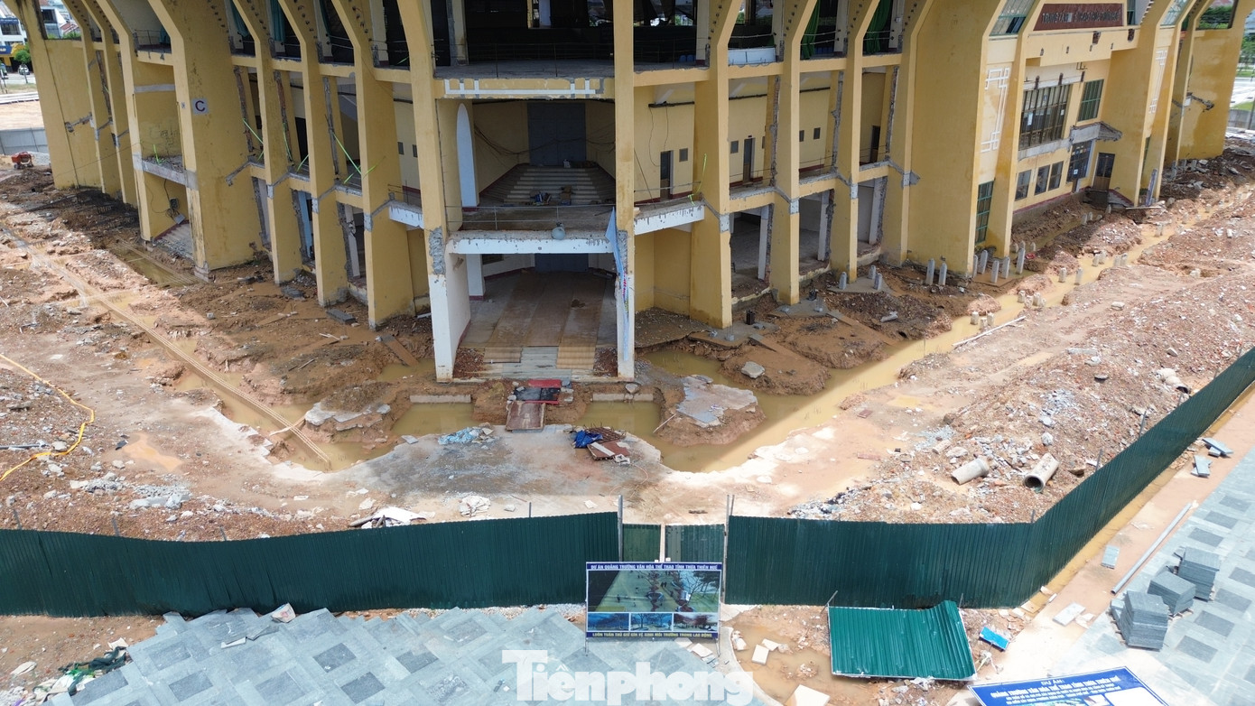 Dự án nhằm cải tạo nhà thi đấu cũ thành công trình văn hóa đa năng, kết hợp xây dựng mới các hạng mục hạ tầng đồng bộ. Dự án nhằm cải tạo nhà thi đấu cũ thành công trình văn hóa đa năng, kết hợp xây dựng mới các hạng mục hạ tầng đồng bộ.