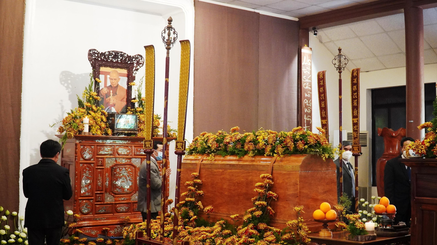 Đại diện cơ quan chức năng đến viếng tang Thiền sư