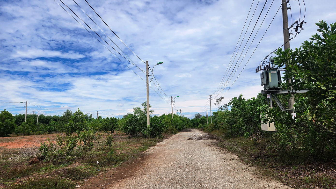 Khu quy hoạch cơ bản hoàn thiện hạ tầng kỹ thuật, trừ phần mặt đường chưa được thảm bê tông.