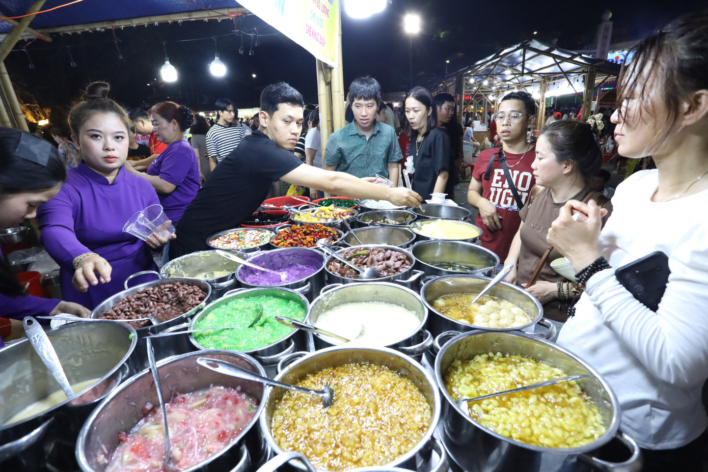 Đặc sản chè Huế.