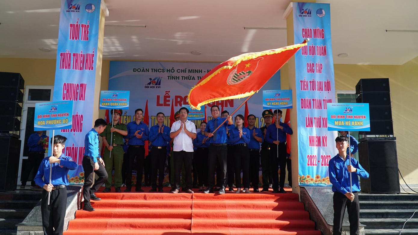 Phát lệnh ra quân chiến dịch thanh niên tình nguyện hè