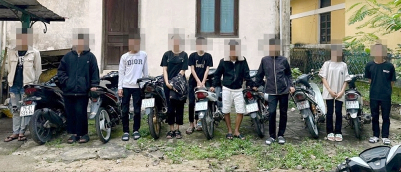 Nhóm đối tượng tụ tập dùng xe mô tô gây mất trật tự an toàn giao thông.