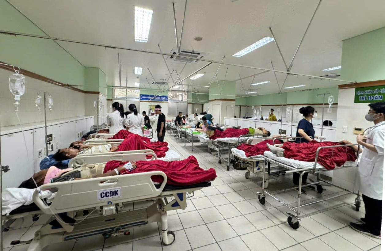 Có 27 bệnh nhân được cấp cứu, điều trị tại bệnh viện Trung ương Huế. Có 27 bệnh nhân được cấp cứu, điều trị tại bệnh viện Trung ương Huế.