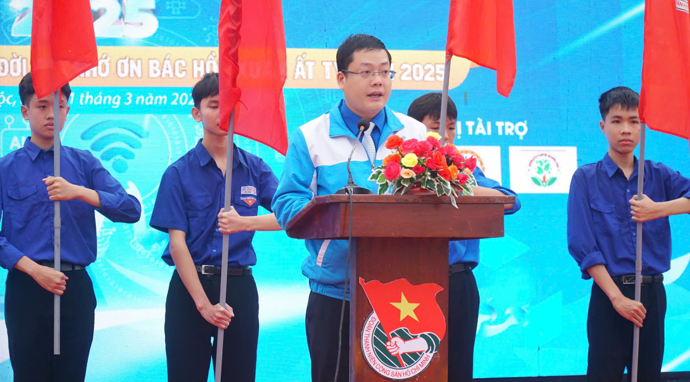 Bí thư Thành Đoàn Huế Nguyễn Thanh Hoài phát biểu khởi động Tháng Thanh niên năm 2025.