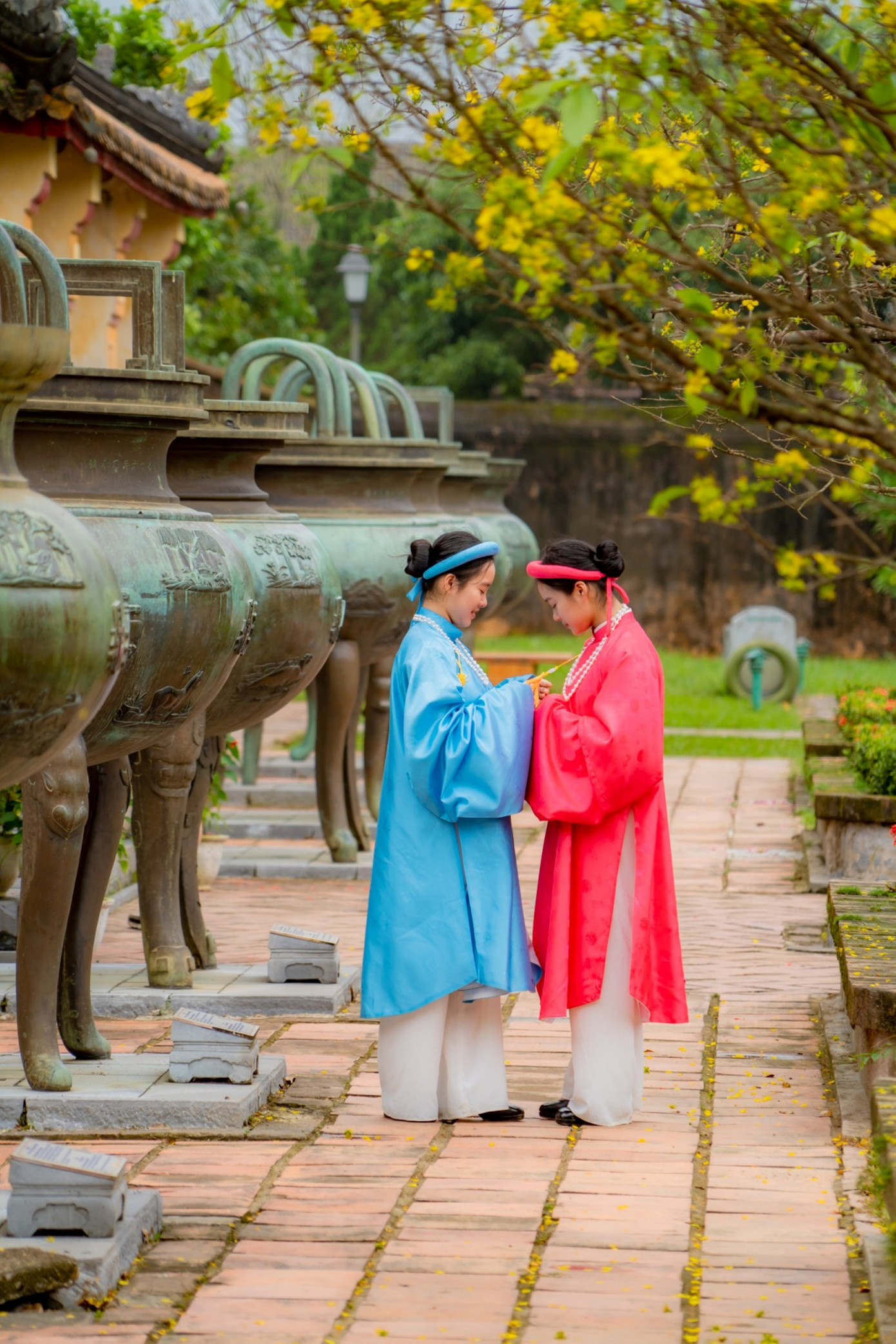 Đây là nguồn tư liệu độc đáo, quý hiếm được giới nghiên cứu Việt Nam và nước ngoài rất quan tâm, bởi nó mang giá trị nội dung về lịch sử, văn hóa, giáo dục, địa lý, phong thủy, y dược, nghệ thuật thư pháp. Đặc biệt là đề cao thân phận của người phụ nữ dưới chế độ phong kiến.