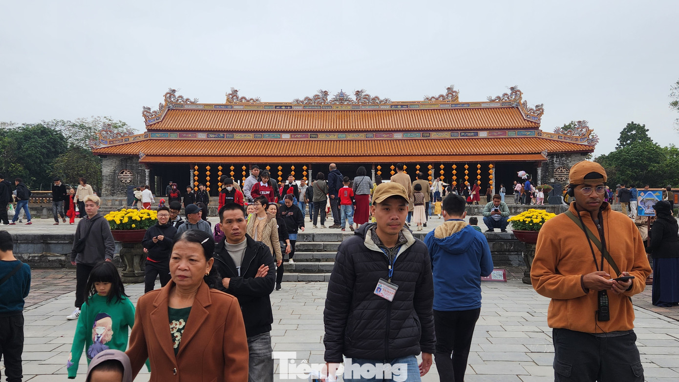 Trung tâm cũng mở cửa điện Thái Hòa dù đang trong giai đoạn trùng tu để phục vụ người dân, khách du lịch dịp Tết cổ truyền.