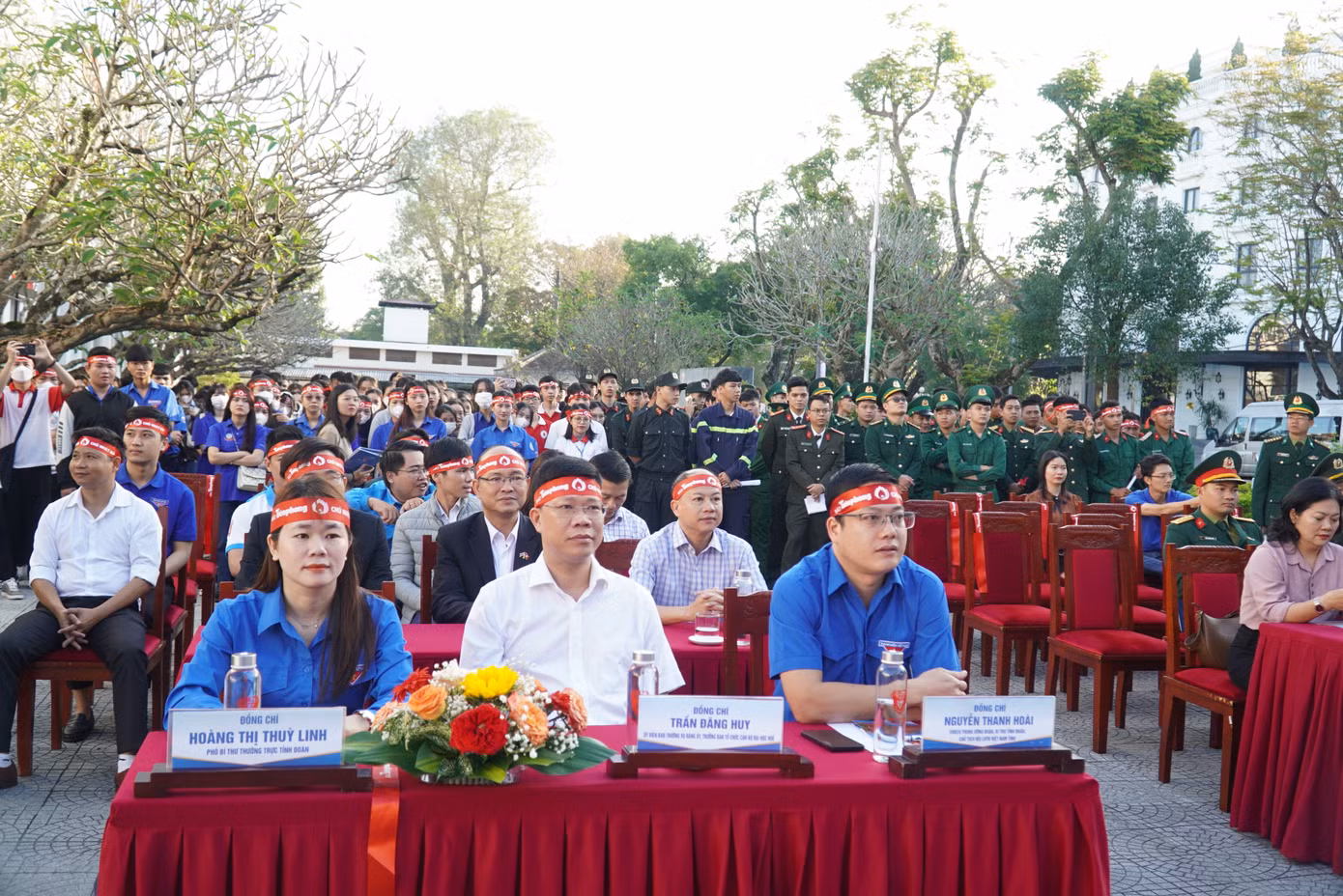 Ngày hội Chủ nhật Đỏ tại Huế đã thu hút hơn 1.000 đoàn viên, thanh niên, cán bộ, chiến sĩ, người dân tham gia. Ảnh: N.V