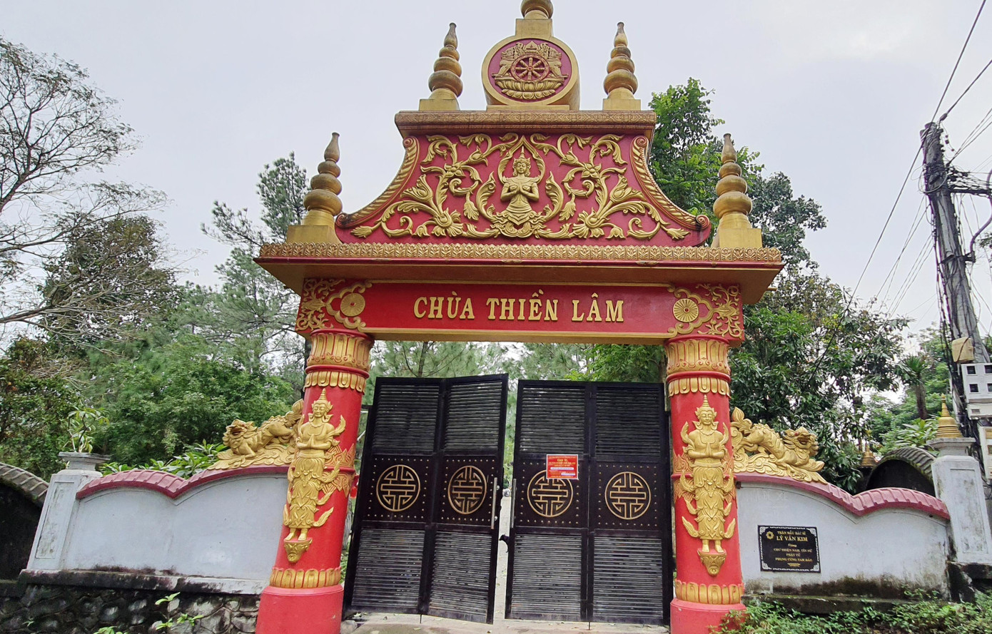 Chùa Thiền Lâm tọa lạc ở đồi Quảng Tế (phường Thủy Xuân, TP Huế). Từ lâu, hễ đề cập đến chủ đề chùa Huế, Thiền Lâm là nơi không thể không nhắc tới. Chùa Thiền Lâm do Hòa thượng Hộ Nhẫn thành lập năm 1960.