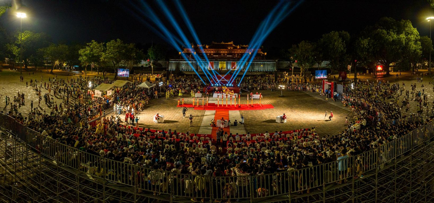 Các đội lân đến từ mọi miền đất nước tham gia biểu diễn, thi đấu ở 2 nội dung “Địa bửu” và “Mai hoa thung”. Lễ hội sẽ kéo dài trong 2 ngày, từ tối ngày 3 đến 4/9.