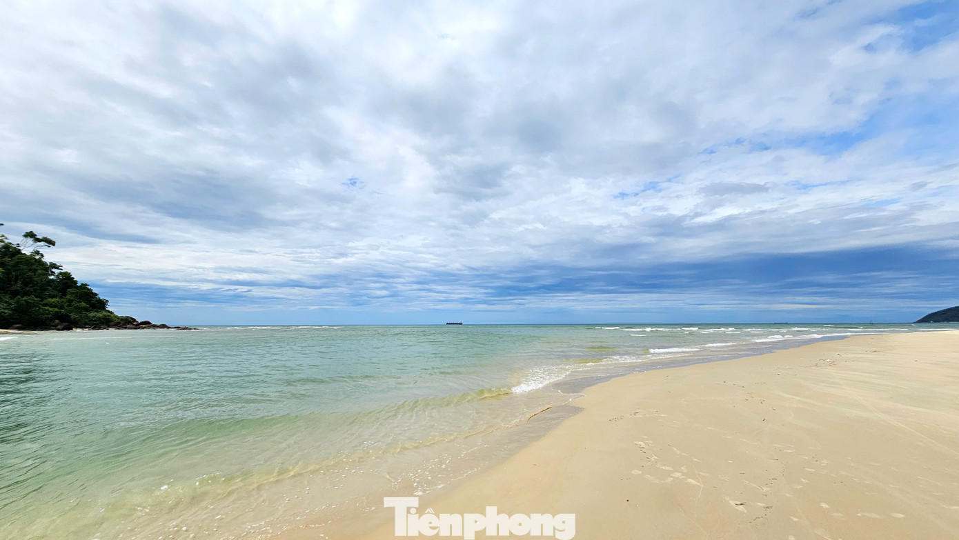 Hiện tỉnh TT-Huế đang tập trung hoàn thiện các tiêu chí và phấn đấu trong thời gian gần sẽ đăng ký để được công nhận Khu du lịch quốc gia đối với Lăng Cô - Cảnh Dương. Ảnh: N.V. Hiện tỉnh TT-Huế đang tập trung hoàn thiện các tiêu chí và phấn đấu trong thời gian gần sẽ đăng ký để được công nhận Khu du lịch quốc gia đối với Lăng Cô - Cảnh Dương. Ảnh: N.V.