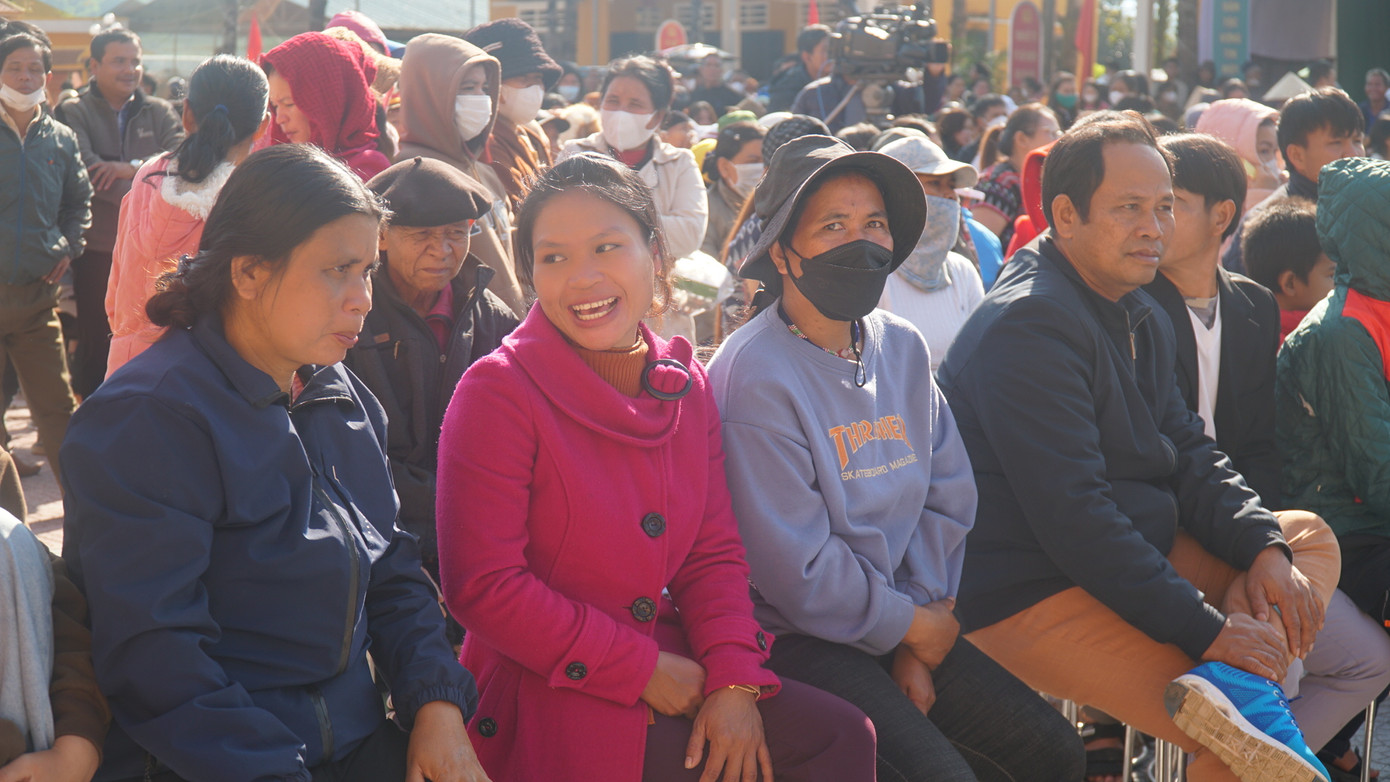 Chương trình với nhiều hoạt động thiết thực, ý nghĩa, thu hút nhiều người dân đồng bào dân tộc thiểu số tại A Lưới tham gia. Chương trình với nhiều hoạt động thiết thực, ý nghĩa, thu hút nhiều người dân đồng bào dân tộc thiểu số tại A Lưới tham gia.