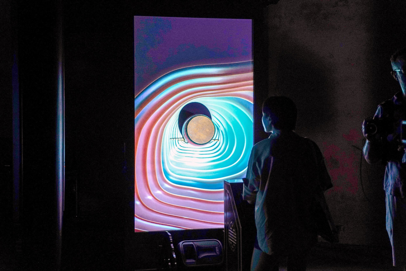 Theo ông Hoàng Việt Trung - Giám đốc Trung tâm Bảo tồn Di tích Cố đô Huế, chương trình lễ hội mang đến cho khán giả 12 tác phẩm sắp đặt âm thanh và ánh sáng đặc sắc, do các nghệ sĩ Pháp thực hiện.