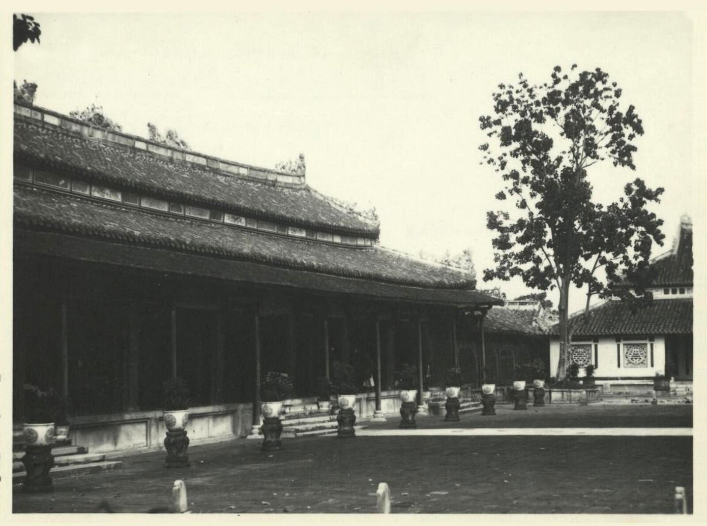 Điện Cần Chánh được bố trí trên trục chính (đường Dũng đạo) của Đại nội Huế - nằm giữa điện Thái Hòa (nơi thiết triều chính) và điện Càn Thành (nơi ở của vua). (Ảnh tư liệu)