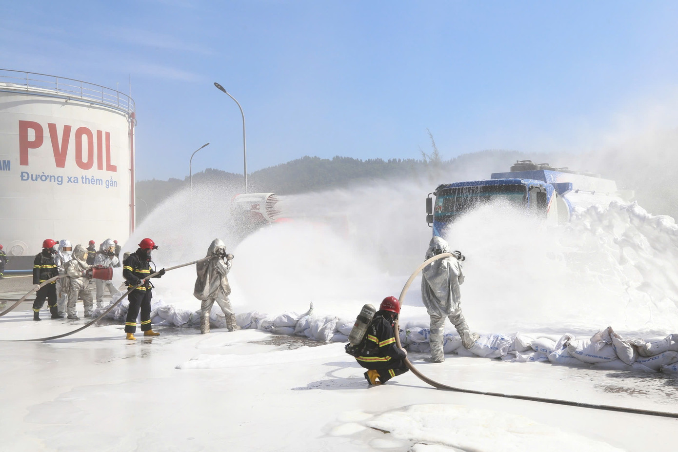 Nơi diễn tập thuộc một kho xăng dầu nằm trong Khu kinh tế Chân Mây - Lăng Cô, TT-Huế.