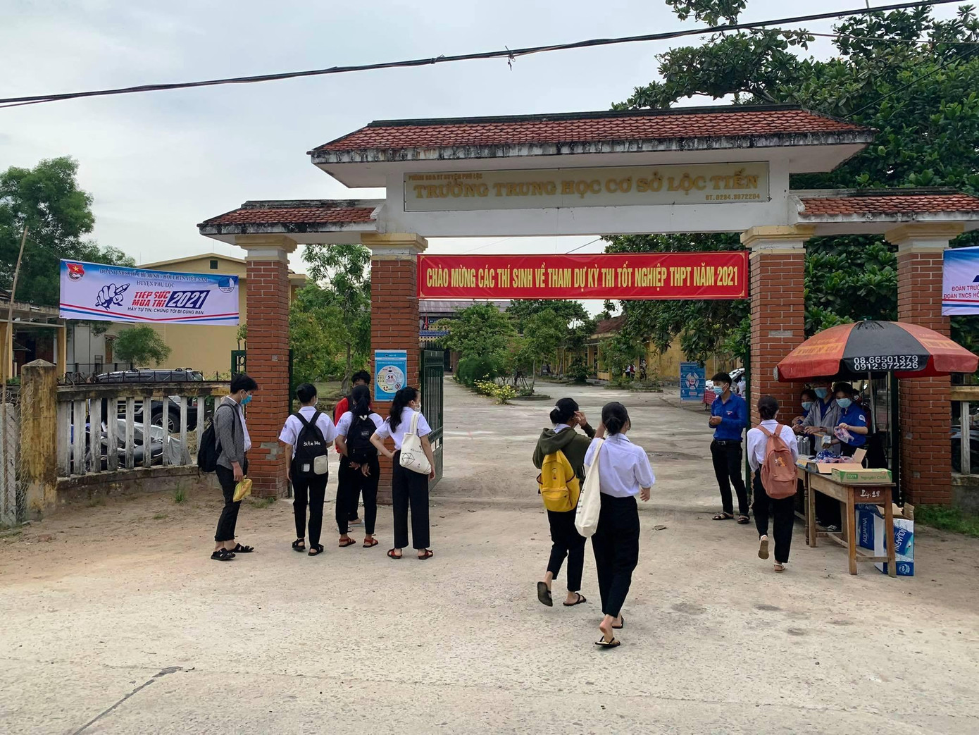 Gần điểm thi THPT Thừa Lưu là điểm thi Trường THCS Lộc Tiến (cùng xã Lộc Tiến). Đây là điểm thi được tăng cường nhằm giảm mật độ thí sinh dự thi trong mùa dịch Gần điểm thi THPT Thừa Lưu là điểm thi Trường THCS Lộc Tiến (cùng xã Lộc Tiến). Đây là điểm thi được tăng cường nhằm giảm mật độ thí sinh dự thi trong mùa dịch