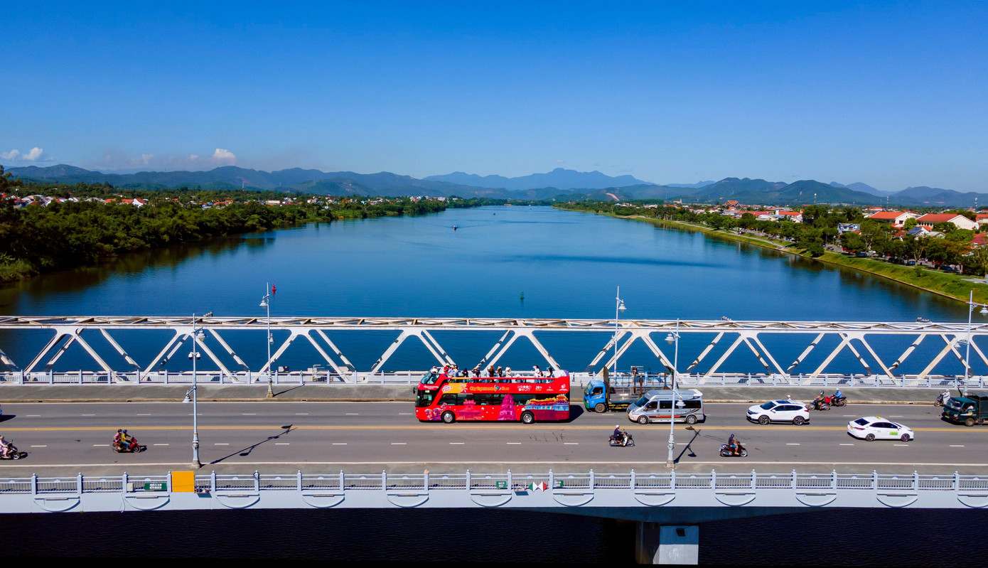 Hệ thống xe buýt 2 tầng lần đầu tiên triển khai tại Huế sẽ kết nối các điểm tham quan và các di tích lịch sử, danh lam thắng cảnh nổi tiếng trên địa bàn. Ảnh: Sở DL