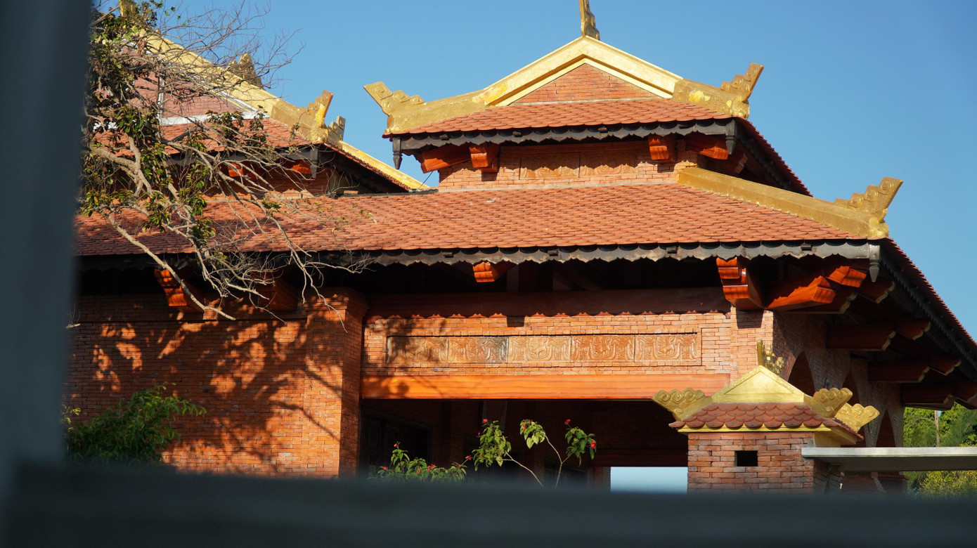 Theo ông Chế Công Đức, đại diện họ Chế tại làng Vân Thê, để xây dựng được ngôi nhà thờ họ độc đáo như hiện nay, con cháu trong dòng họ đã dày công lên ý tưởng, nghiên cứu và thống nhất về mặt kiến trúc đặc trưng văn hóa Chămpa.