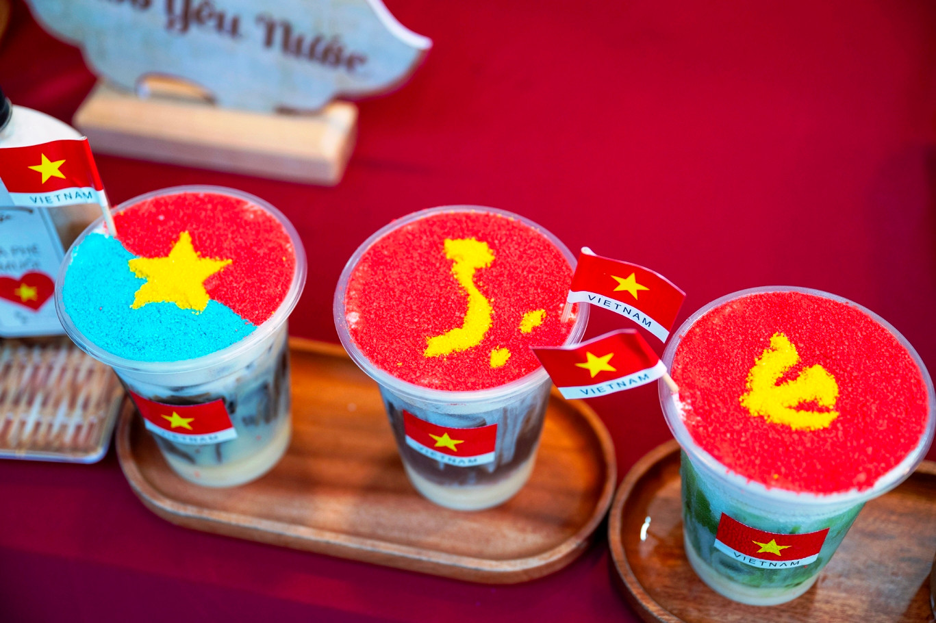 Theo đại diện Ban tổ chức, chương trình năm nay không chỉ hướng đến việc xây dựng hình ảnh Huế là thành phố di sản văn hóa đặc trưng mà còn là điểm đến của tinh hoa ẩm thực hàng đầu cả nước. Qua đó, góp phần khẳng định thương hiệu “Kinh đô ẩm thực” của Huế trong mắt công chúng và du khách. Ảnh: L.H.H.Hải