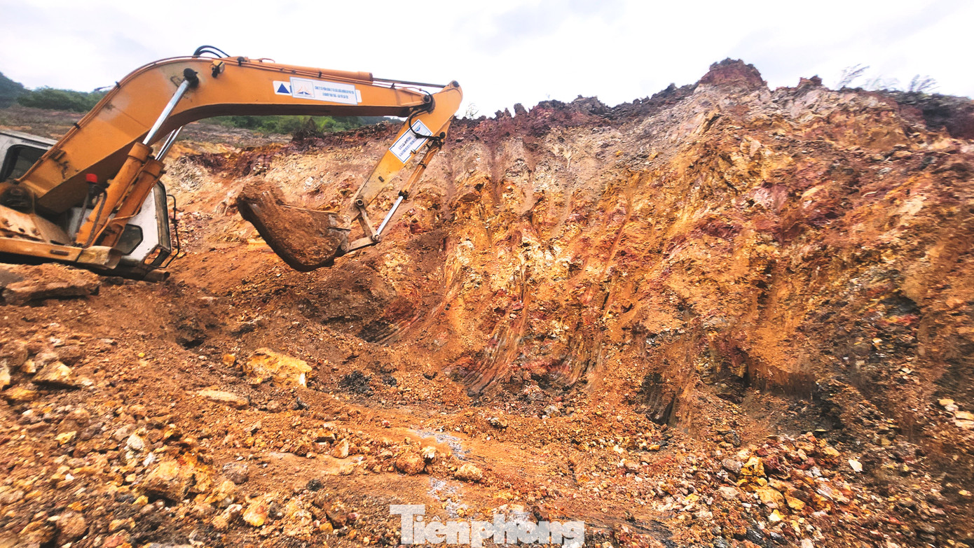 Chủ tịch tỉnh TT-Huế chỉ đạo ngăn chặn, xử lý nghiêm tình trạng bảo kê, đe dọa, can thiệp vào quá trình đấu giá quyền khai thác mỏ khoáng sản.