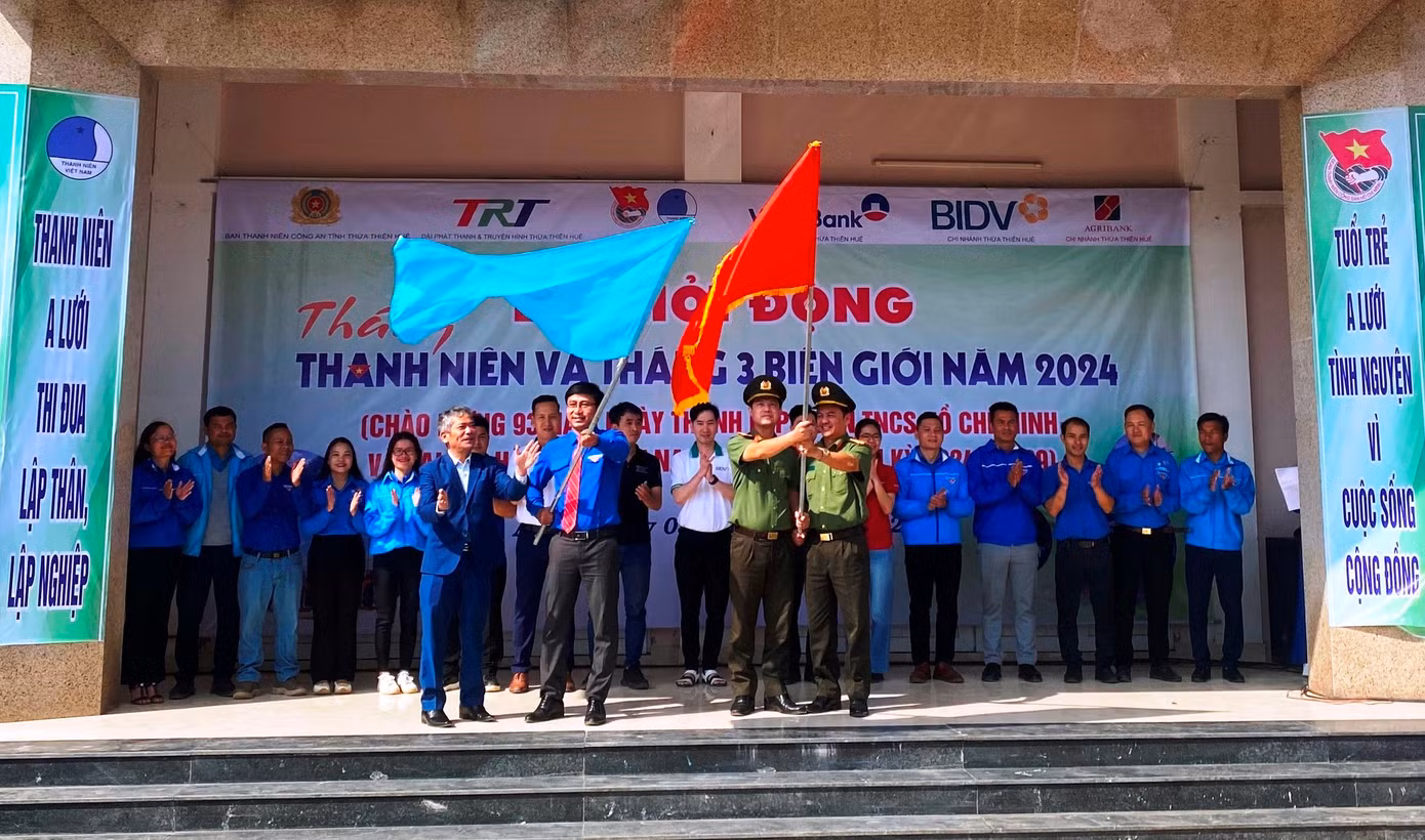 Phát lệnh khởi động Tháng Thanh niên năm 2024 và chương trình “Tháng 3 biên giới - Biên cương Tổ quốc tôi”. Phát lệnh khởi động Tháng Thanh niên năm 2024 và chương trình “Tháng 3 biên giới - Biên cương Tổ quốc tôi”.