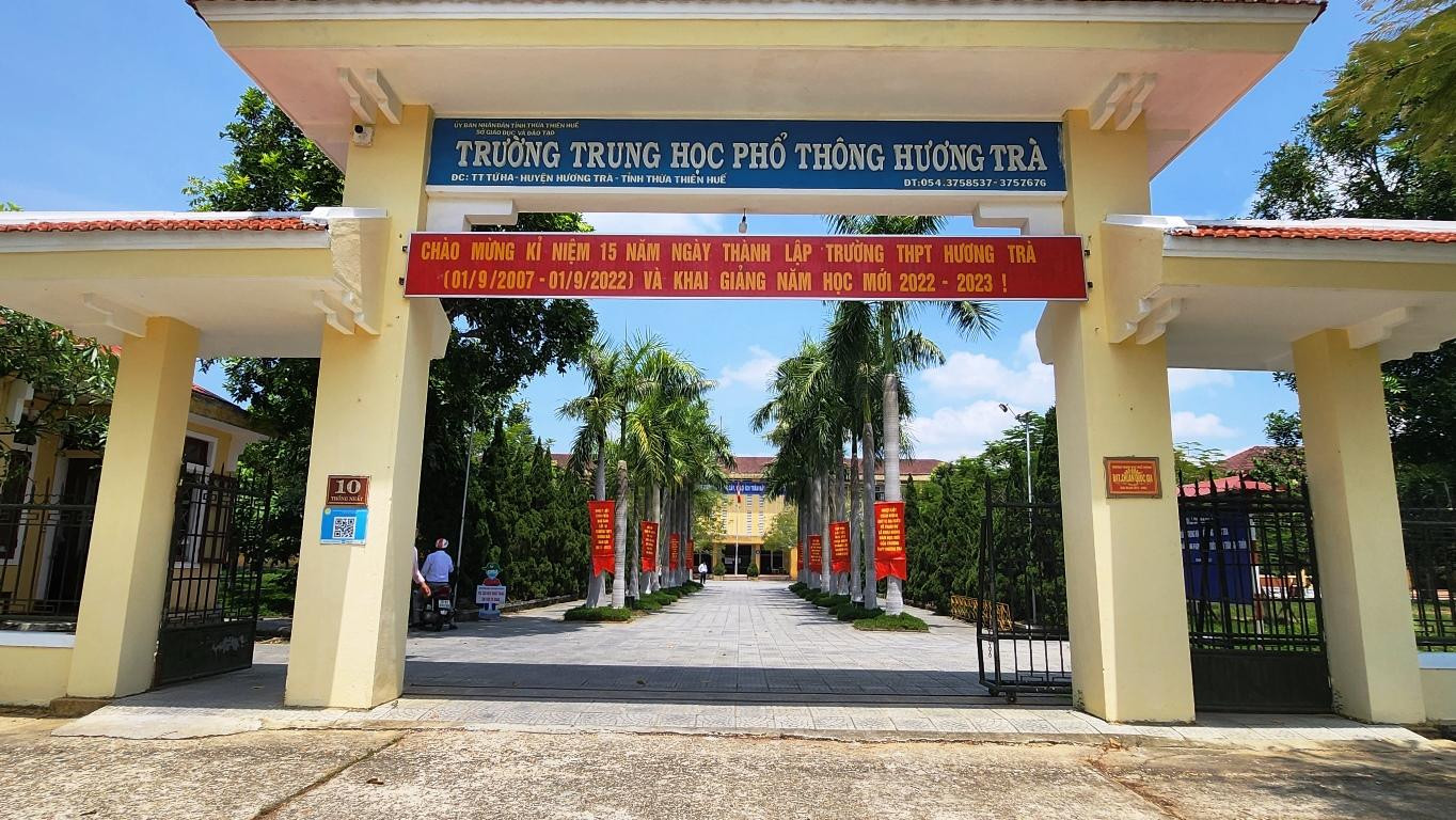 Trường THPT Hương Trà. Trường THPT Hương Trà.