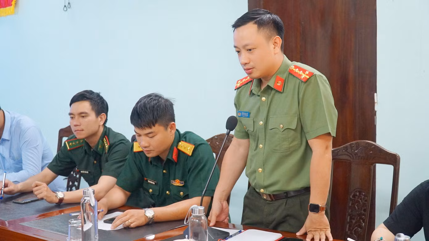 Cán bộ Đoàn ngành Công an tại Huế tham gia đóng góp ý kiến trực tiếp tại hội nghị. Cán bộ Đoàn ngành Công an tại Huế tham gia đóng góp ý kiến trực tiếp tại hội nghị.